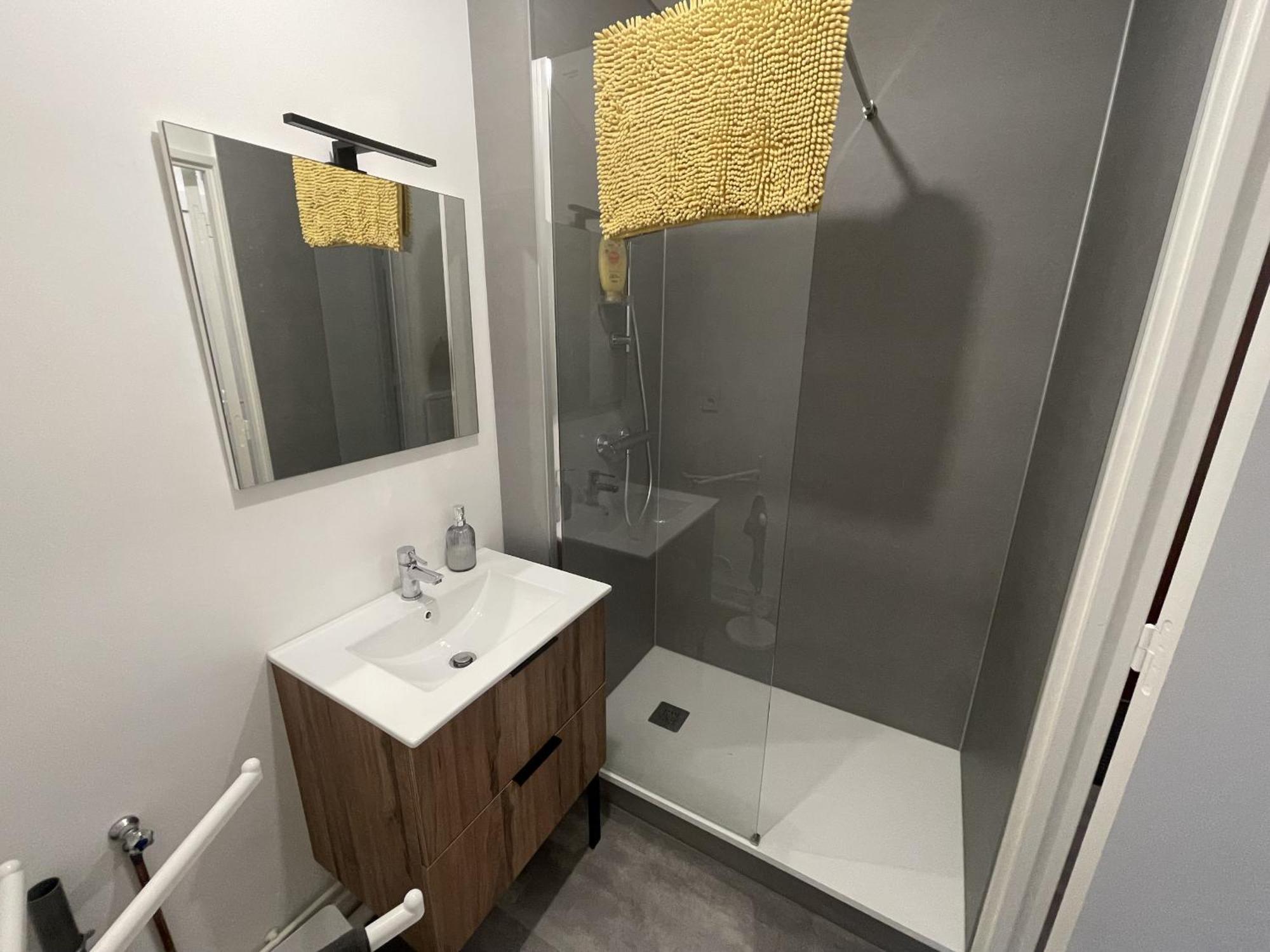 Logement Neuf A Proximite Du Centre Ville Avec Parking Limoges Ngoại thất bức ảnh