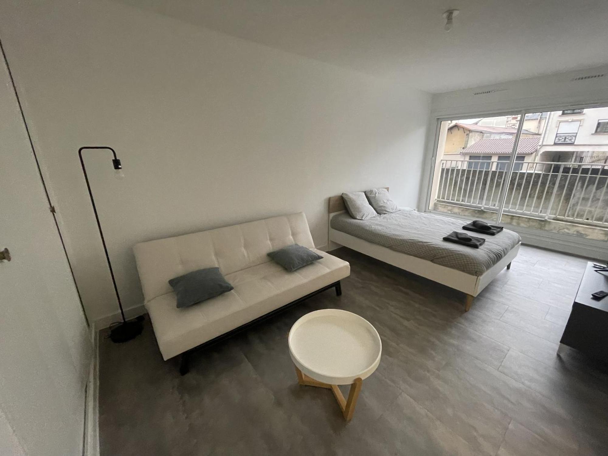 Logement Neuf A Proximite Du Centre Ville Avec Parking Limoges Ngoại thất bức ảnh